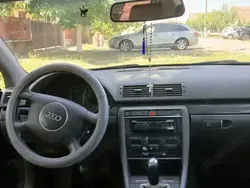 Utilizat 2002 Audi A4 Berlinǎ | 1.700 EUR