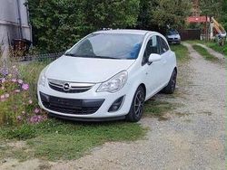 Culoarealb Utilizat 2012 Opel Corsa Coupe | 2.300 EUR (Preț bun)