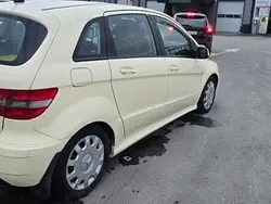 Utilizat 2010 Mercedes A180 Hatchback | 1.500 EUR (Super Preț)