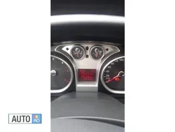 Albastru marin Utilizat 2011 Ford Focus Hatchback | 3.900 EUR (Preț bun)