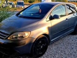 Gri Utilizat 2006 VW Golf V Hatchback | 2.350 EUR (Preț OK)