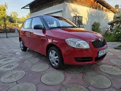 Rosu Utilizat 2010 Skoda Fabia Hatchback | 2.200 EUR (Super Preț)