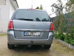 Utilizat 2006 Opel Zafira Monovolum | 2.600 EUR (Puțin scump)