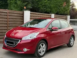 Utilizat 2015 Peugeot 208 Hatchback | 8.200 EUR (Scump)