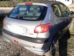 Utilizat 2002 Peugeot 206 Hatchback | 1.200 EUR