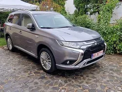Culoaregri Utilizat 2019 Mitsubishi Outlander P-HEV Diamant Edition SUV | 16.999 EUR