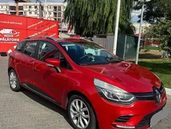 Culoarerosu Utilizat 2017 Renault Clio GrandTour Dynamique Break | 7.700 EUR (Preț bun)