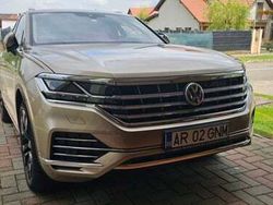 Maro Utilizat 2019 VW Touareg R-line SUV | 40.500 EUR (Scump)