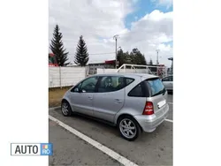 Argintiu Utilizat 2002 Mercedes A190 Hatchback | 2.300 EUR