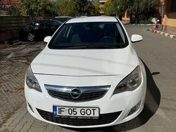 Culoarealb Utilizat 2011 Opel Astra Enjoy | 4.000 EUR (Preț bun)