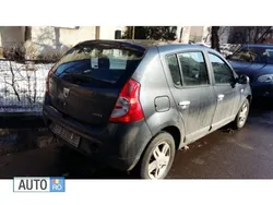 Gri Utilizat 2008 Dacia Sandero Hatchback | 2.700 EUR (Preț bun)