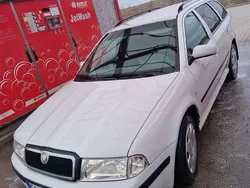 Culoarealb Utilizat 2000 Skoda Octavia Break | 1.400 EUR