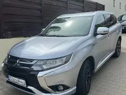 Gri Utilizat 2017 Mitsubishi Outlander P-HEV SUV | 21.560 EUR