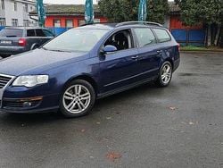 Culoarealbastru Utilizat 2010 VW Passat Highline Break | 2.490 EUR (Super Preț)