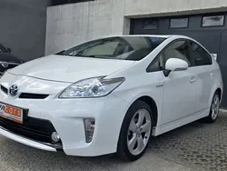 Alb Utilizat 2014 Toyota Prius Executive Hatchback | 13.400 EUR (Scump)