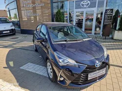 Culoarealbastru Utilizat 2019 Toyota Yaris Hybrid Terra Hatchback | 12.451 EUR (Preț bun)