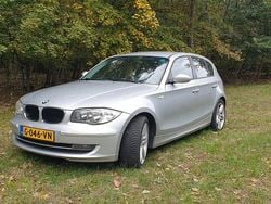 Argintiu Utilizat 2007 BMW 118 Lifestyle Hatchback | 2.900 EUR (Preț bun)
