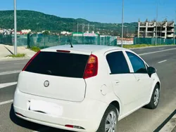 Utilizat 2011 Fiat Grande Punto Hatchback | 2.400 EUR