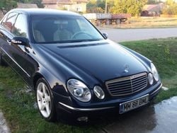 Albastru Utilizat 2003 Mercedes E220 Berlinǎ | 4.850 EUR