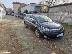 Culoarealbastru Utilizat 2013 Toyota Avensis Luxury Break | 8.800 EUR (Puțin scump)