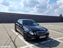 Culoarenegru Utilizat 2006 Mercedes E320 Avantgarde Berlinǎ | 5.500 EUR