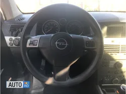 Gri Utilizat 2004 Opel Astra Hatchback | 3.200 EUR (Scump)