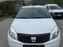 Culoarealb Utilizat 2009 Dacia Sandero Ambiance Hatchback | 2.000 EUR (Preț bun)