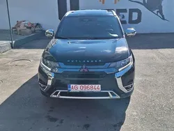Culoarealb Utilizat 2020 Mitsubishi Outlander P-HEV Instyle SUV | 21.500 EUR (Preț OK)