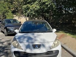 Culoarealb Utilizat 2008 Peugeot 207 Hatchback | 1.800 EUR (Preț OK)