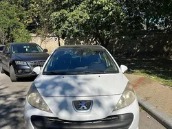 Culoarealb Utilizat 2008 Peugeot 207 Hatchback | 1.800 EUR (Preț OK)