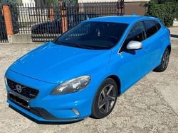 Culoarealbastru Utilizat 2015 Volvo V40 R-Design Break | 6.690 EUR (Preț OK)