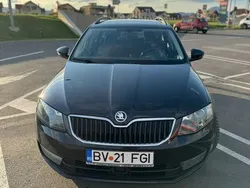 Negru Utilizat 2016 Skoda Octavia Style Break | 9.300 EUR (Preț bun)