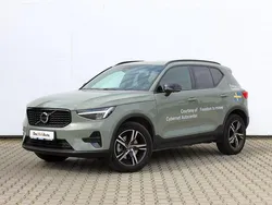 Verde inchis normal Nouă 2025 Volvo XC40 Plus SUV | 45.254 EUR