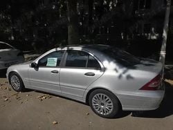 Gri Utilizat 2006 Mercedes C200 Berlinǎ | 1.800 EUR (Super Preț)
