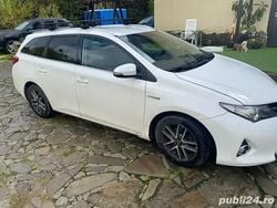 Alb Utilizat 2014 Toyota Auris Hybrid Break | 6.500 EUR (Super Preț)