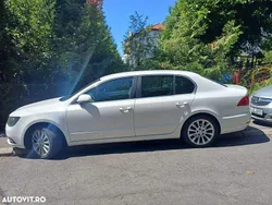 Culoarealb Utilizat 2014 Skoda Superb Elegance Berlinǎ | 6.950 EUR (Super Preț)