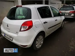 Alb Utilizat 2011 Renault Clio II Hatchback | 3.500 EUR (Preț OK)