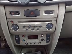 Galben Utilizat 2012 Renault Symbol II Berlinǎ | 2.100 EUR (Super Preț)