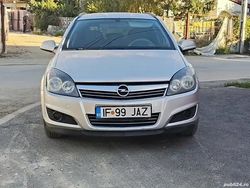Argintiu Utilizat 2012 Opel Astra Break | 2.500 EUR (Preț OK)