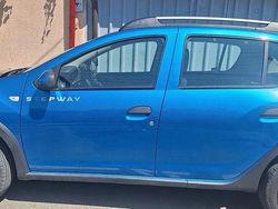 Culoarealbastru Utilizat 2016 Dacia Sandero Stepway Hatchback | 6.300 EUR (Preț OK)