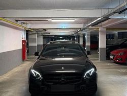 Culoarenegru Utilizat 2019 Mercedes E400 AMG line Berlinǎ | 36.000 EUR (Preț bun)