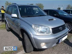 Argintiu Utilizat 2005 Toyota RAV4 SUV | 4.800 EUR