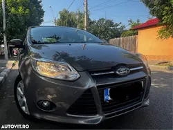 Gri Utilizat 2012 Ford Focus SYNC Edition Hatchback | 5.950 EUR (Preț OK)