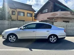 Utilizat 2007 VW Passat Berlinǎ | 3.650 EUR