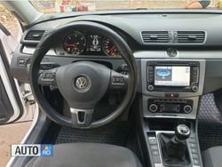 Alb Utilizat 2011 VW Passat Berlinǎ | 8.599 EUR (Puțin scump)