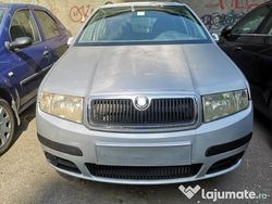 Argintiu Utilizat 2004 Skoda Fabia Hatchback | 4.500 EUR