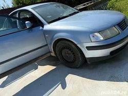Utilizat 2005 VW Passat Berlinǎ | 700 EUR