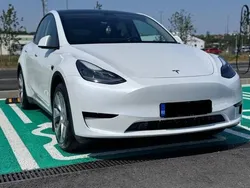 Alb Utilizat 2023 Tesla Model Y SUV | 30.000 EUR