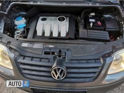 Gri Utilizat 2005 VW Touran Monovolum | 2.699 EUR (Preț OK)