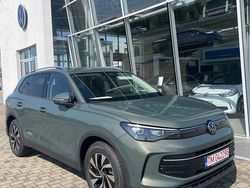 Culoareverde Nouă 2025 VW Tiguan Life SUV | 36.447 EUR (Preț OK)